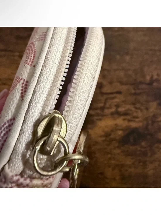 The Coach Waverly Y2K Optic Art round coin purse - Picture 2 of 4